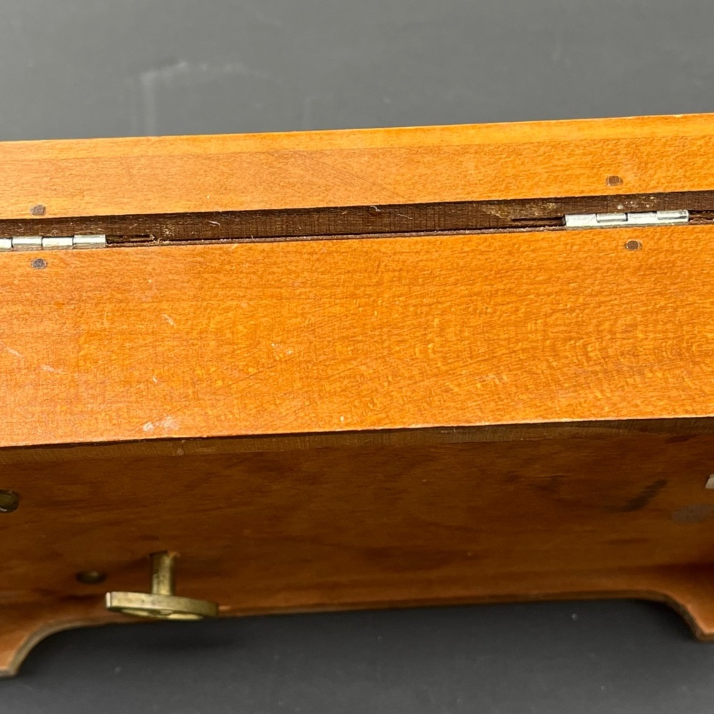 Lovely Gift. Vintage Wooden Carved Music Box. Plays Love Story - Picture 4 of 6